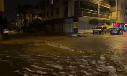 Sakarya'da sağanak; cadde ve sokaklar göle döndü