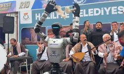 Şanlıurfa'da yağmura rağmen TEKNOFEST'e ziyaretçi akını (4)