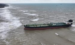 Sarıyer açıklarında karaya oturan 'BANDA' isimli tanker İstanbul Boğazı'ndan geçirildi
