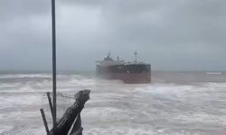 Sarıyer'de gemi karaya oturdu -1