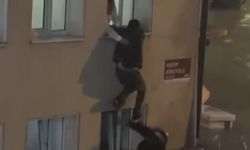 Sarıyer'de yağış nedeniyle sürüklenen araçlar kamerada