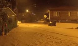 Şile'de dere taştı; 3 köye ulaşım sağlayan köprü sular altında kaldı