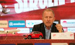 TFF: Tüm milli futbolcularımız, Sergen Yalçın ve teknik ekibinin kendileriyle yaptığı fikir alışverişinden büyük memnuniyet duyduklarını belirtmektedir