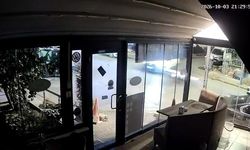 Ümraniye'de motosikletin hafif ticari araca çarptığı kaza kamerada