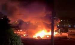 Yalova'da mobilya imalathanesi yandı