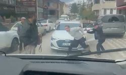 Yol tartışmasında öğrenci servisine saldırdı