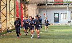 Yüksekovalı futbolcu kız kardeşlerin hedefi milli forma