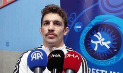 Yüksel Sarıçiçek, Dünya Güreş Şampiyonası'nda finale yükseldi