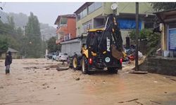 Zonguldak'ta sağanak; dereler taştı, istinat duvarı çöktü