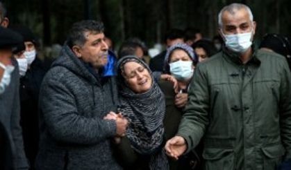 GÜNCELLEME - Mersin'de eski nişanlısı tarafından öldürülen genç kızın cenazesi defnedildi