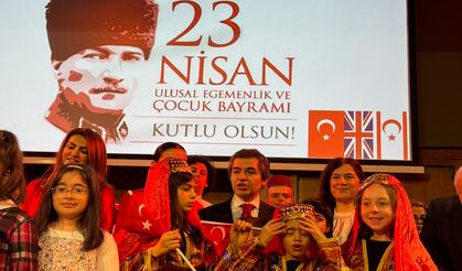 Londra'da çocukların bayramında Atatürk sevgisi