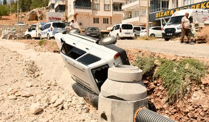 Adıyaman'da devrilen otomobildeki 5 kişi yaralandı