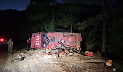 Antalya'da arazözün devrilmesi sonucu 2 kişi yaralandı