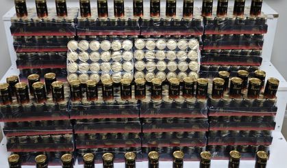 Kırşehir'de bir depoda 1344 kaçak ürün ele geçirildi