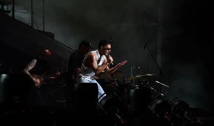 Kosova'da düzenlenen Sunny Hill Festivali'nde Dua Lipa ve Edis sahne aldı