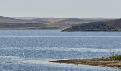 Sporcular yelkenlerini 'İç Anadolu'nun denizi' Hirfanlı'da açacak