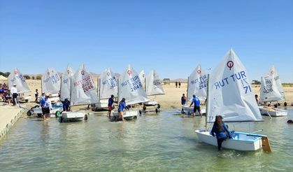 Sporcular yelkenlerini 'İç Anadolu'nun denizi' Hirfanlı'da açtı