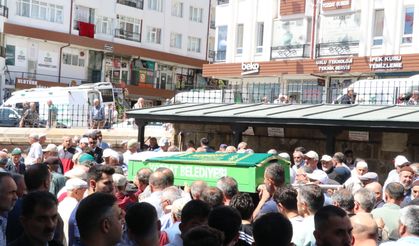 Yozgat'ta trafik kazasında hayatını kaybeden hemşire toprağa verildi