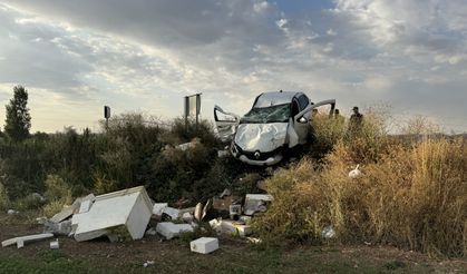Bayburt'ta otomobil ile panelvanın çarpıştığı kazada 4 kişi yaralandı