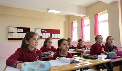 Bayburt'ta öğrenciler 'zilsiz okul' uygulamasıyla zamanı iyi kullanmayı öğreniyor