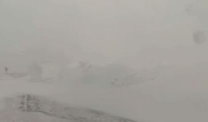Bayburt- Erzurum kara yoluna çığ düştü