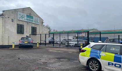 West Midlands'da Cami Önünde Bıçaklanan Genç öldü