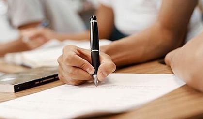 İngiltere’de yeni dil şartı tartışma yarattı