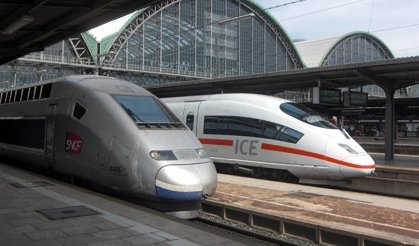 Fransa'da hızlı tren kamyonla çarpıştı: 1 ölü, 27 yaralı