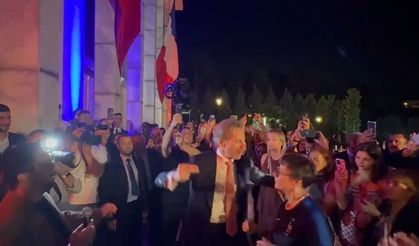 Fransa ve Belçika büyükelçilerinden 'Erik Dalı' performansı