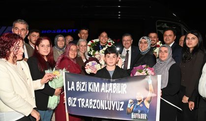 Avrupa şampiyonu boksör Havvanur Kethüda Trabzon'da coşkuyla karşılandı