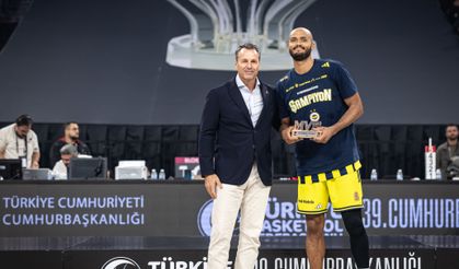 Fenerbahçe Tarfin, şampiyonluk kupasını aldı / Fotoğraf eklendi
