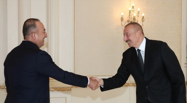 Aliyev, Dışişleri Bakanı Çavuşoğlu'nu kabul etti