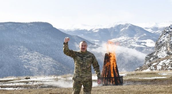 Azerbaycan Cumhurbaşkanı İlham Aliyev, Şuşa'da Nevruz ateşini yaktı: