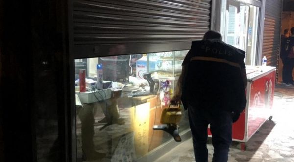 Adana'da silahlı saldırıya uğrayan bir kişi öldü bir kişi yaralandı