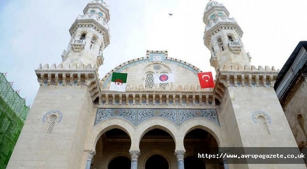 Fransa'nın Cezayir'deki suçlarının Türk tanığının adı, Keçiova Camisi ! Cezayirli tarihçi Amir Rahile açıkladı