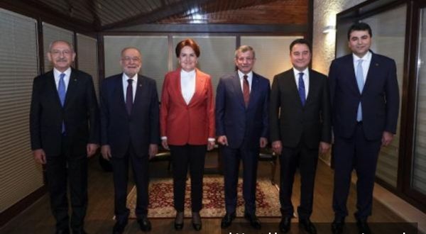 CHP Genel Başkanı Kemal Kılıçdaroğlu'nun daveti üzerine 6 muhalefet partisi genel başkanı bir araya geldi
