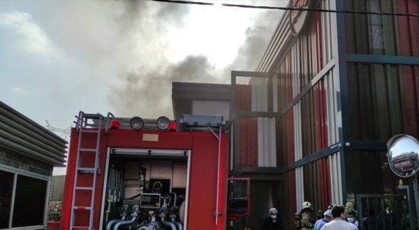 Video haber, Sancaktepe'de simit üretimi yapılan fabrikadaki yangın söndürüldü