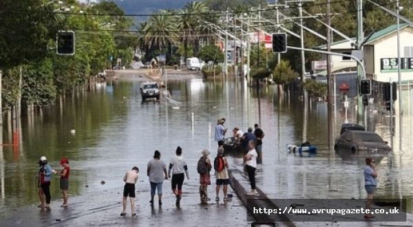 Sidney'de yoğun yağışın neden olduğu sellerden 500 bin kişinin etkilendiği açıklandı