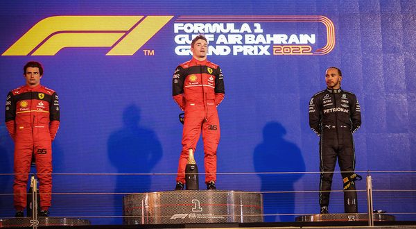 Ferrari pilotları F1 Bahreyn Grand Prix'sinde ilk iki sırada