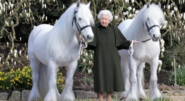 İngiltere Kraliçesi Elizabeth'in 96. yaş günü kutlamaları