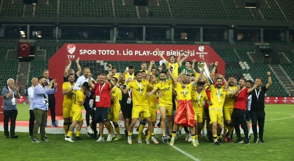 Bandırmaspor'u yenerek Süper Lig'e yükseldiler