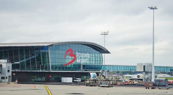  Brüksel Havalimanı'nda yolcu uçağı kalkmayacak