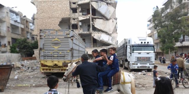 İdlib'de çocuklar bayramı ateşkes ortamında geçiriyor
