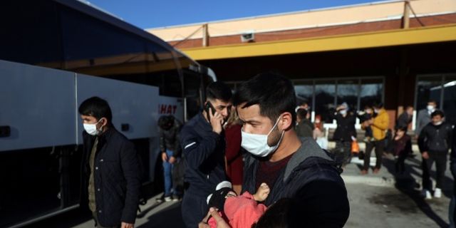 Yunanistan'ın zorla bota bindirip Türkiye'ye geri ittiği Afganlar'dan Türklere büyük teşekkür