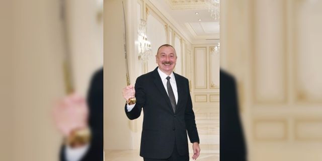 Ulaştırma ve Altyapı Bakanı Karaismailoğlu'nu Azerbaycan Cumhurbaşkanı Aliyev, kabul etti