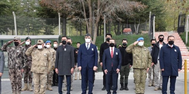 Pençe-Yıldırım Operasyonu'nda şehit olan asker için Hakkari'de tören