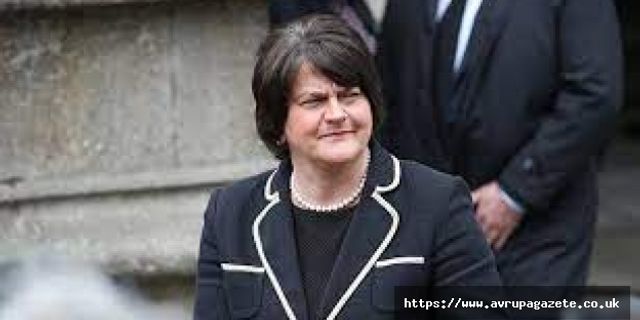 Kuzey İrlanda'daki bölgesel hükümetin Başbakanı Arlene Foster istifa etti, son dakika