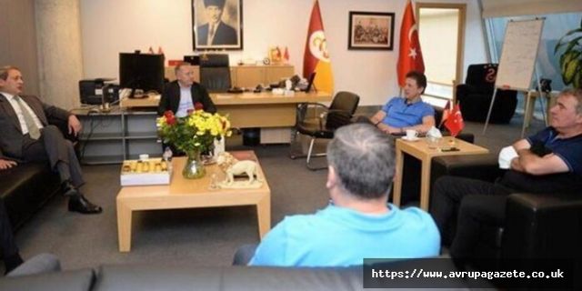 Galatasaray Kulübü Başkanı Burak Elmas'a Hagi ve Popescu'dan ziyaret