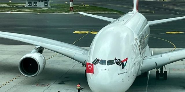 Dünyanın en büyük yolcu uçağı İstanbul Havalimanı'nda
