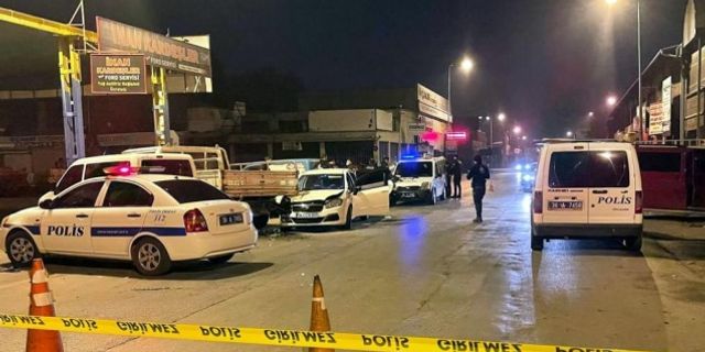 Kayseri'de güvenlik güçlerinin dur ihtarına uymayıp kaçan otomobilde el bombası ve tabanca ele geçirildi